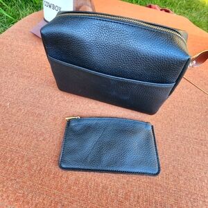 Cuyana black leather travel toiletry case pouch set unisex